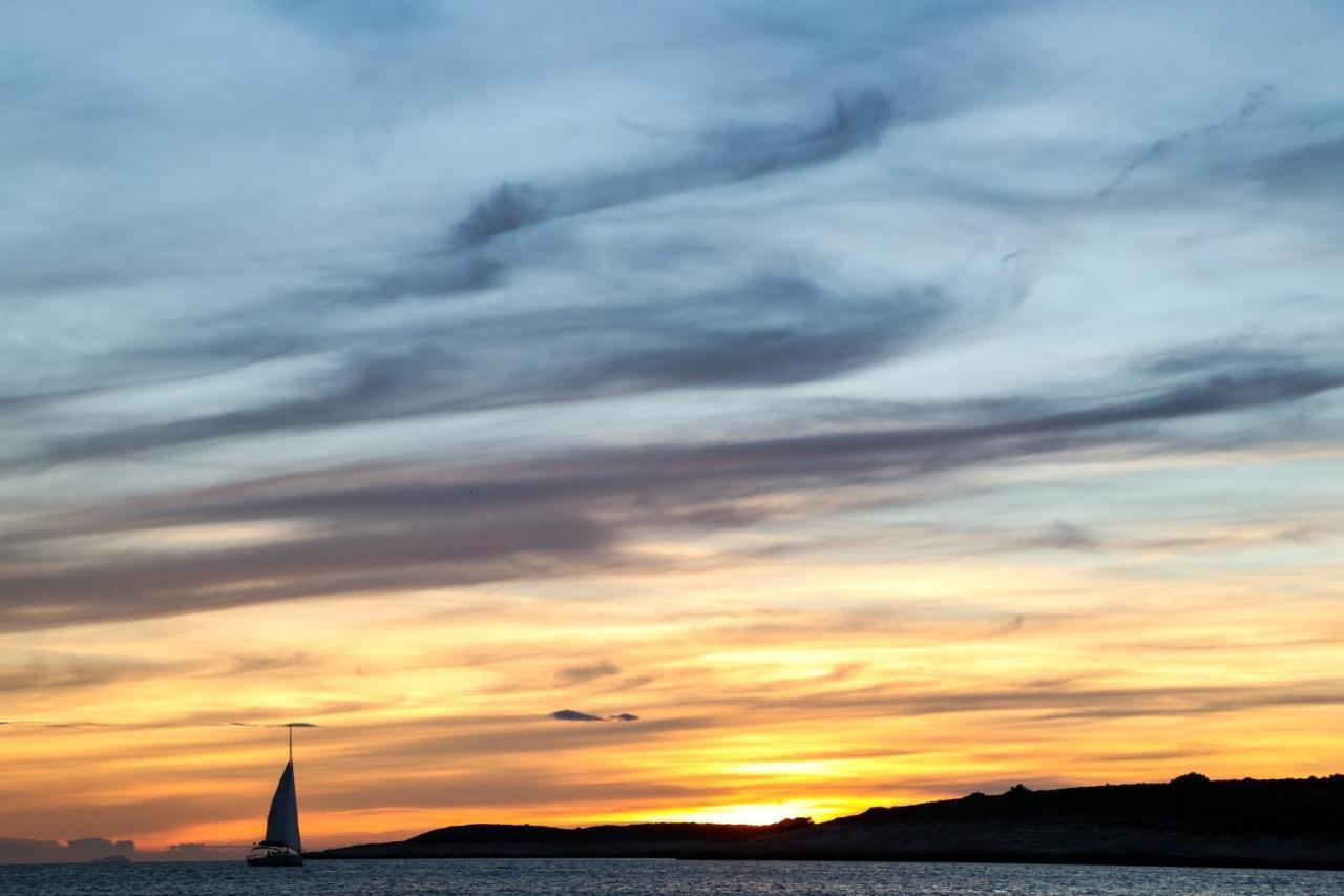 Feelhvar Along Bluelagoon Beach Hvar Town Exterior foto