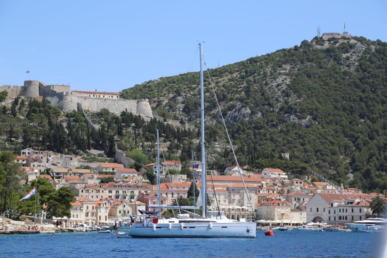 Feelhvar Along Bluelagoon Beach Hvar Town Exterior foto