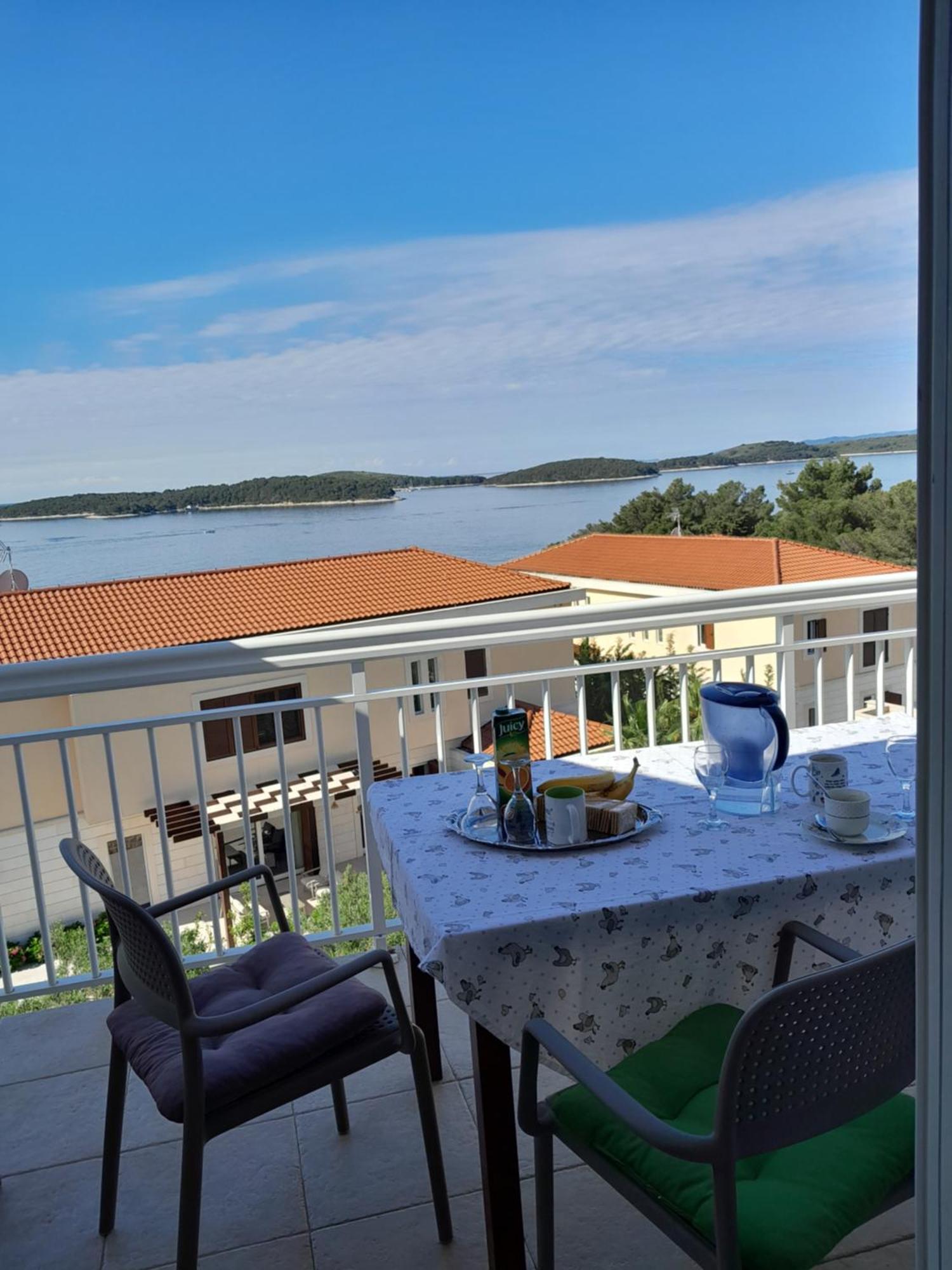 Feelhvar Along Bluelagoon Beach Hvar Town Quarto foto